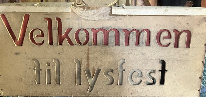 Åsvang forsamlingshus – Lysfest skilt
