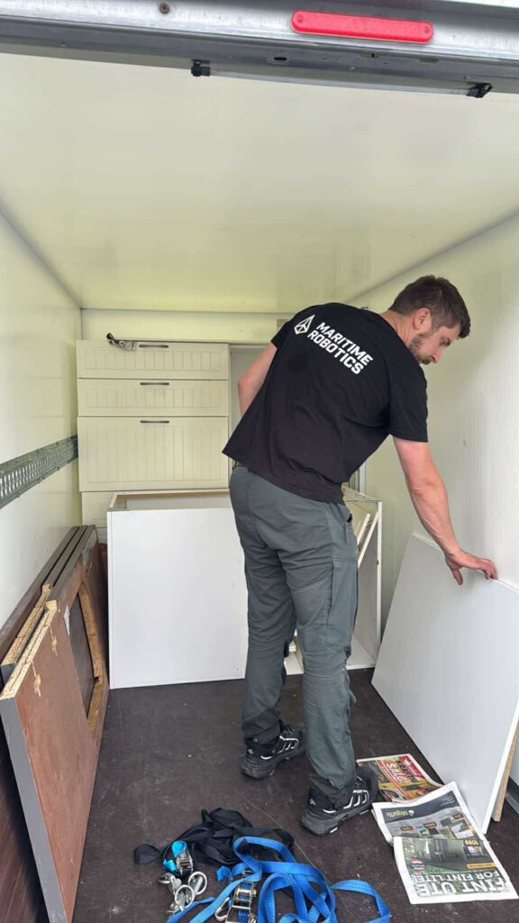 Kristian stabler kjøkken i skaphenger