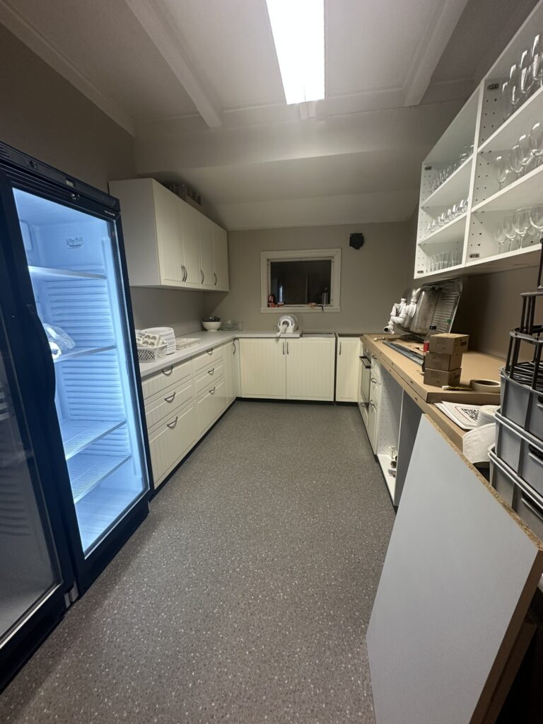 Kjøkkenet begynner å ta form